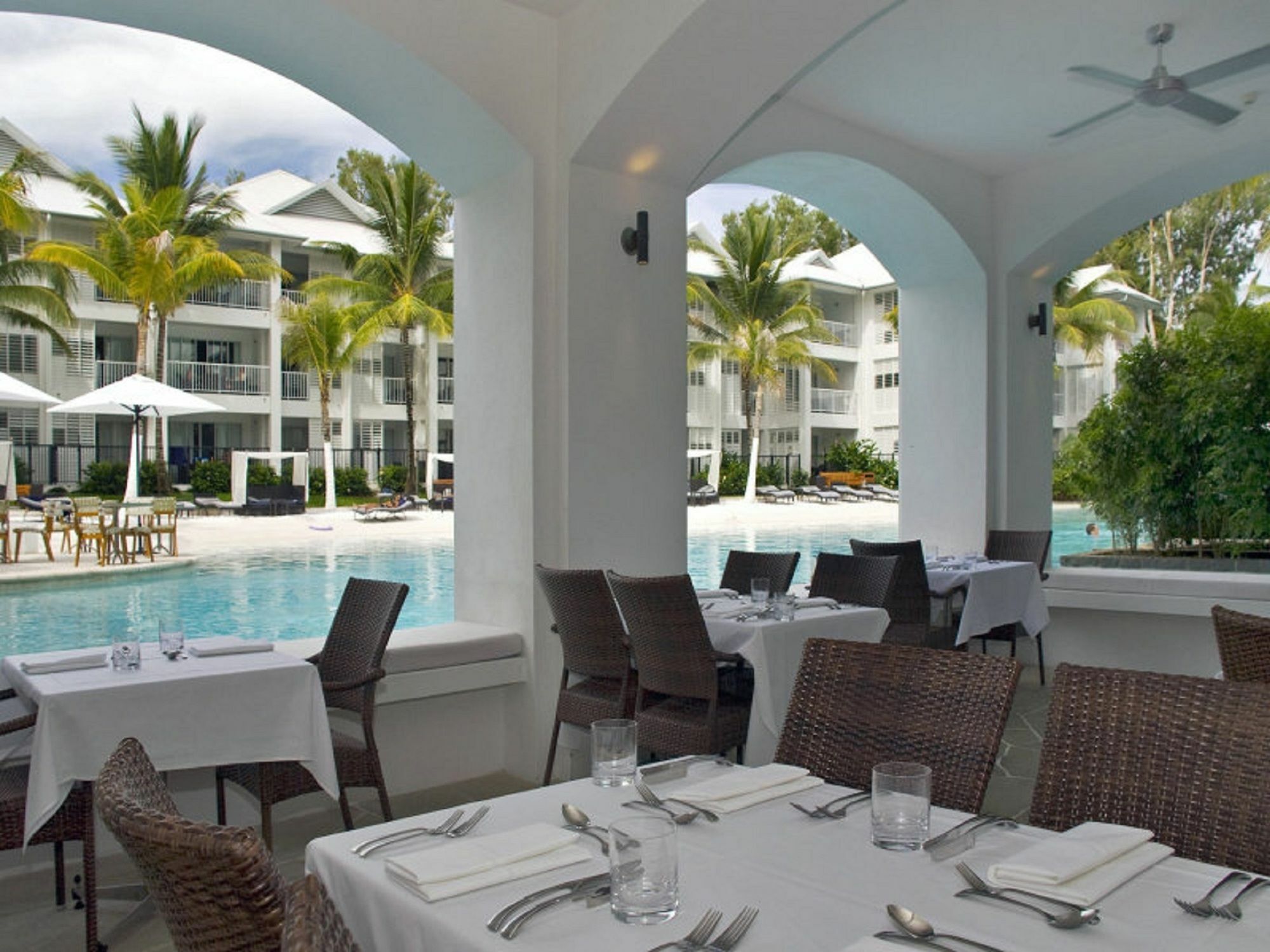 Beach Club Port Douglas Luxury Apartments Buitenkant foto