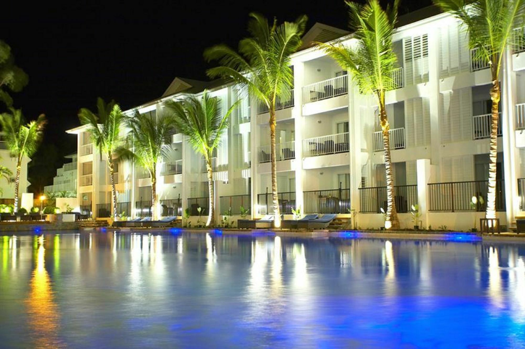Beach Club Port Douglas Luxury Apartments Buitenkant foto