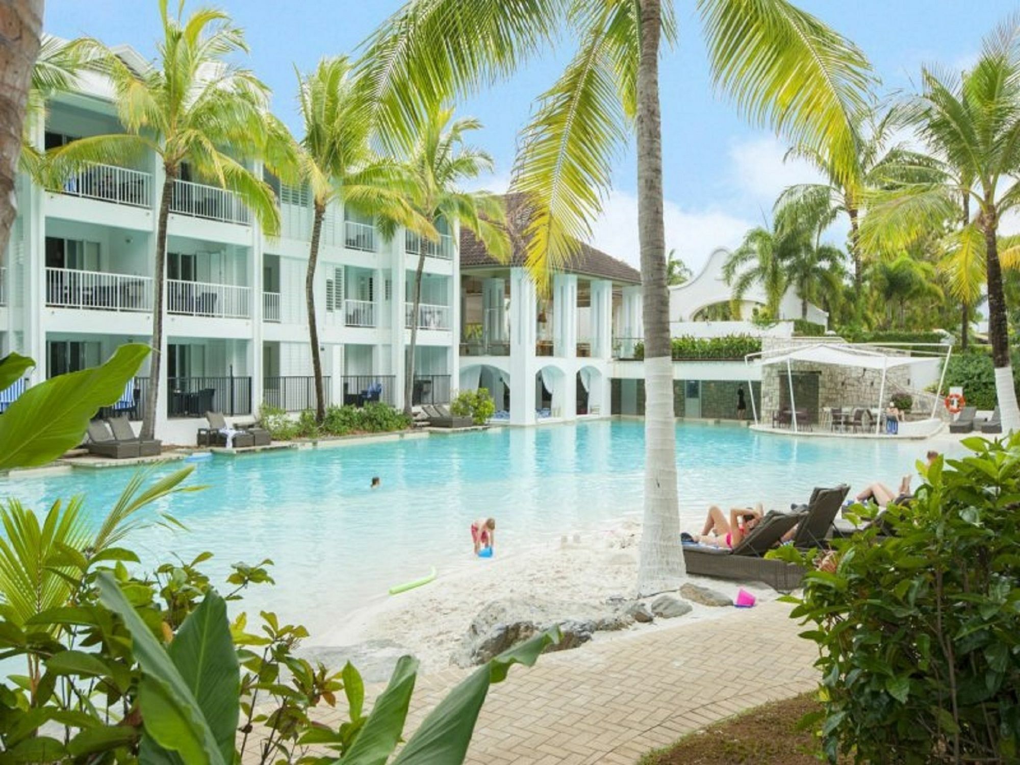 Beach Club Port Douglas Luxury Apartments Buitenkant foto
